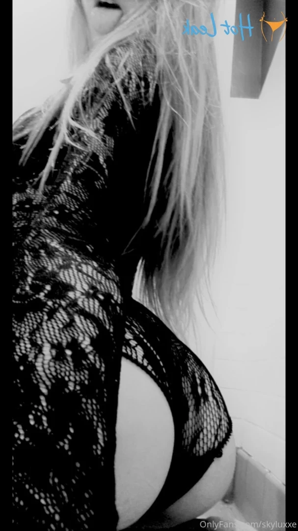Sky Luxxe [ skyluxxe ] Onlyfans leaked photo 12809488 on Hotleaks.tv