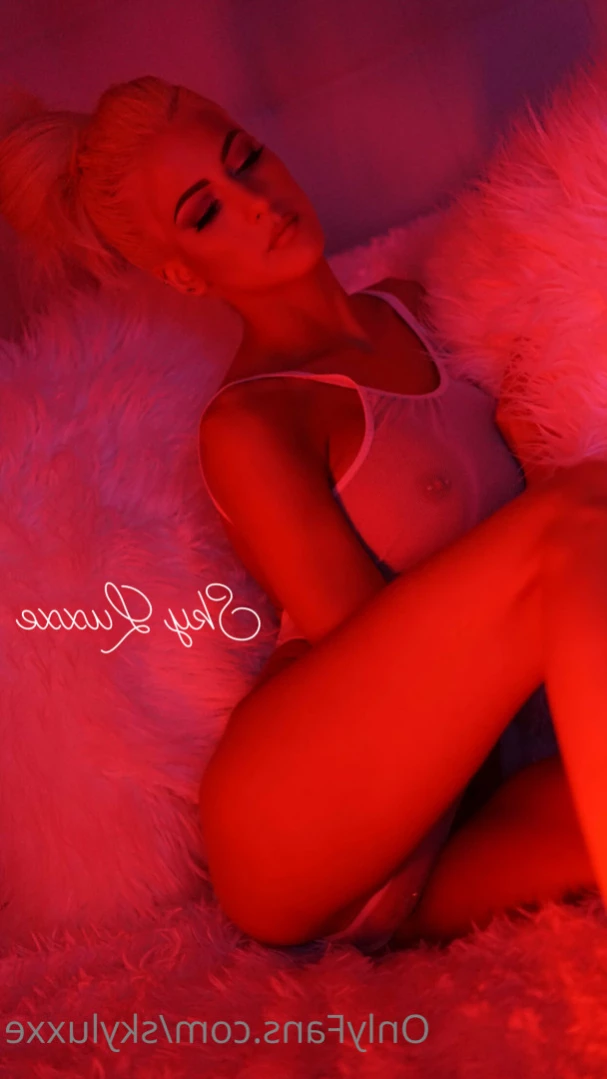 Sky Luxxe [ skyluxxe ] Onlyfans leaked photo 13744983 on Hotleaks.tv