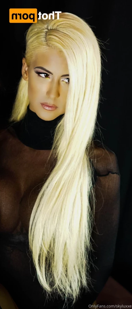 Sky Luxxe [ skyluxxe ] Onlyfans leaked photo 15391578 on Hotleaks.tv