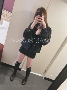 3871884