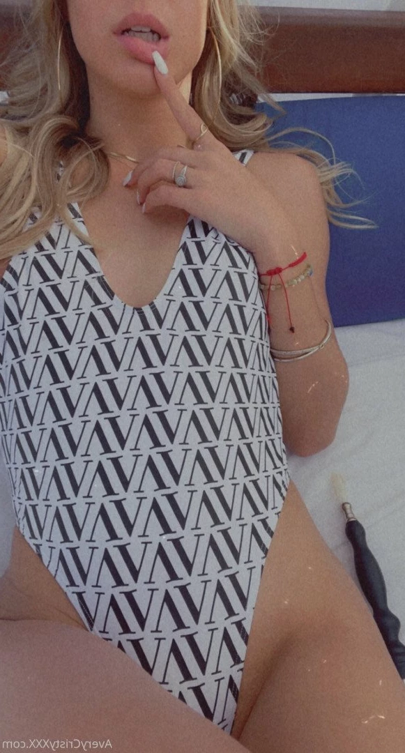 Avery Cristy ⭐️ [ acxox ] Onlyfans leaked photo 3866943 on Hotleaks.tv