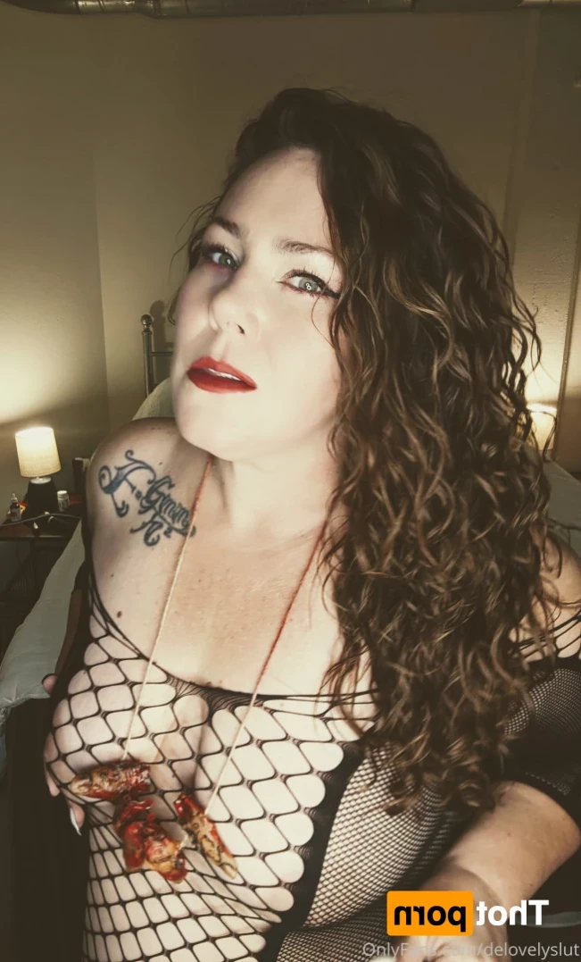 BIG BOOTY SEXTER [ delovelycurves ] Onlyfans leaked photo 11733588 on Hotleaks.tv