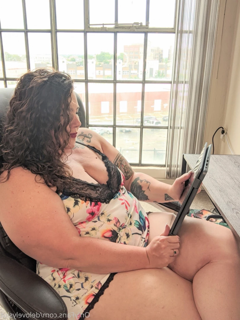 BIG BOOTY SEXTER [ delovelycurves ] Onlyfans leaked photo 13774126 on Hotleaks.tv