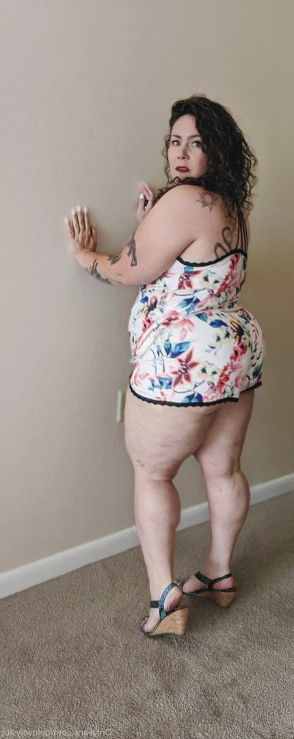 BIG BOOTY SEXTER [ delovelycurves ] Onlyfans leaked photo 13775438 on Hotleaks.tv