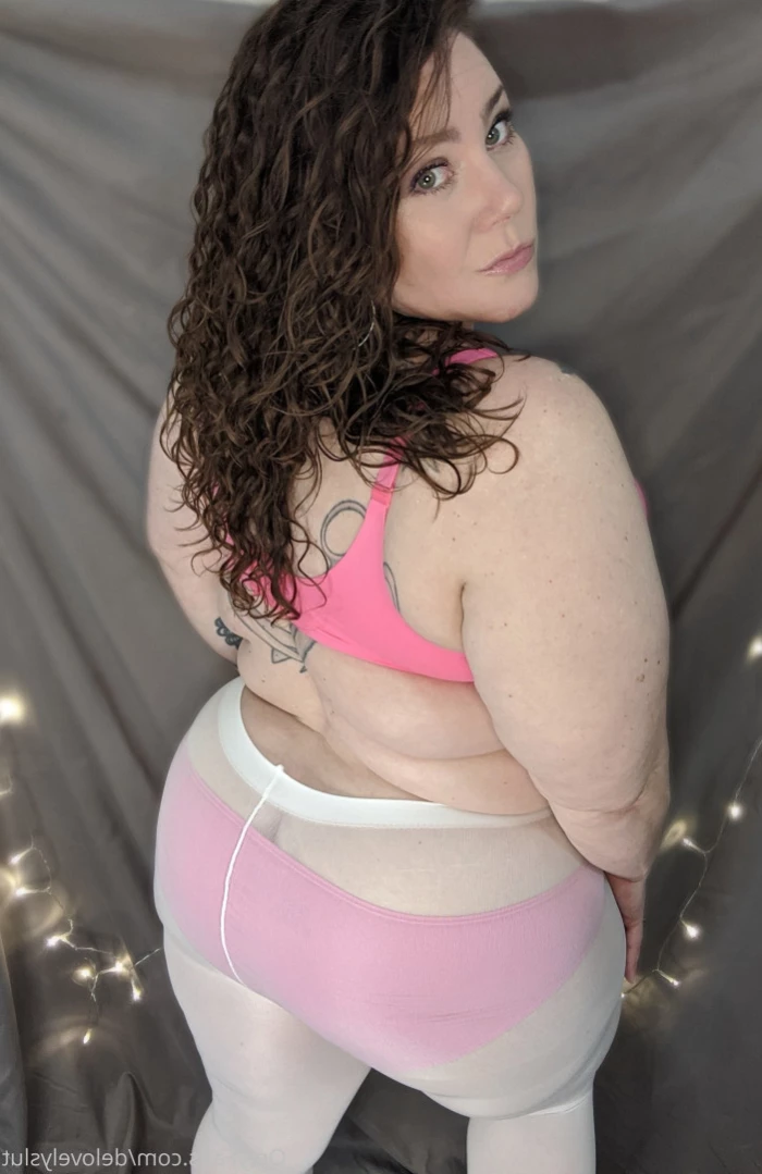 BIG BOOTY SEXTER [ delovelycurves ] Onlyfans leaked photo 13930548 on Hotleaks.tv