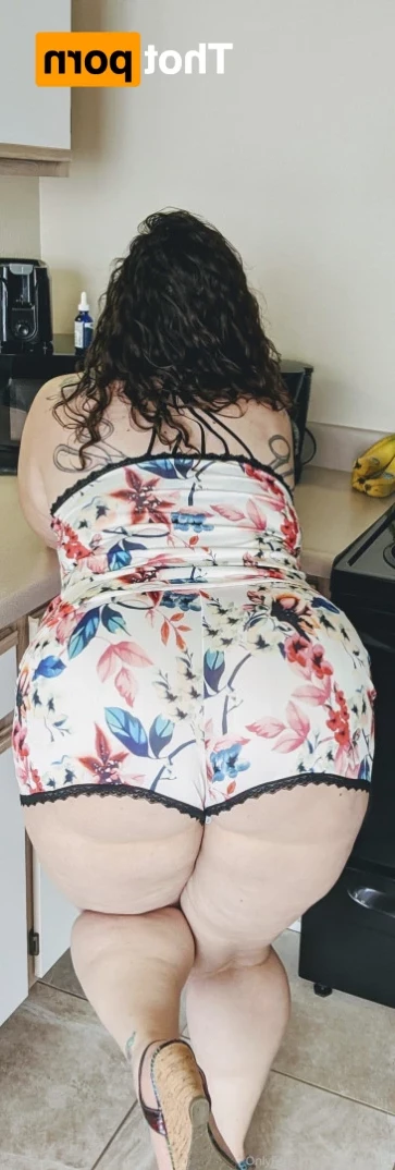 BIG BOOTY SEXTER [ delovelycurves ] Onlyfans leaked photo 14918384 on Hotleaks.tv