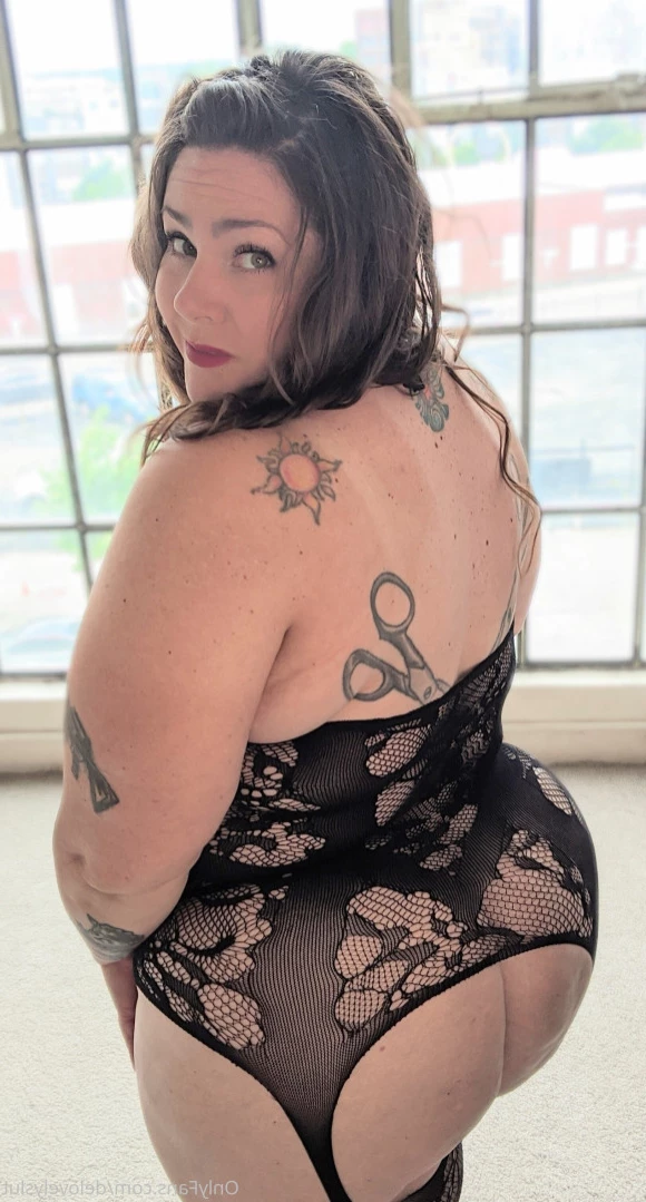 BIG BOOTY SEXTER [ delovelycurves ] Onlyfans leaked photo 15161704 on Hotleaks.tv