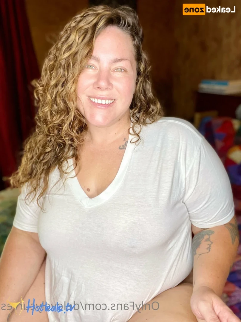 BIG BOOTY SEXTER [ delovelycurves ] Onlyfans leaked photo 15183525 on Hotleaks.tv