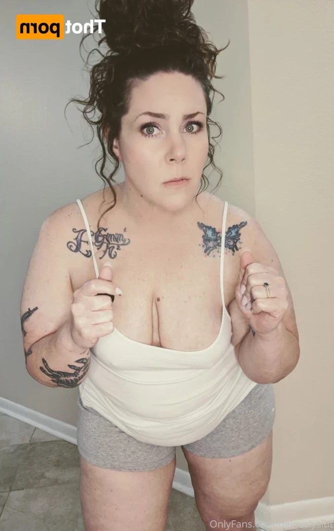 BIG BOOTY SEXTER [ delovelycurves ] Onlyfans leaked photo 15647444 on Hotleaks.tv