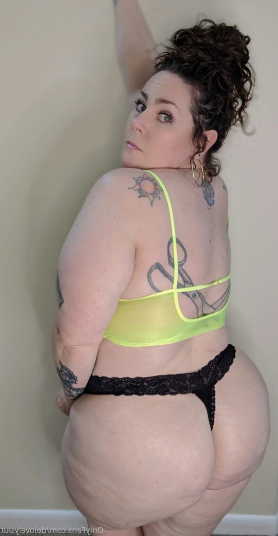 BIG BOOTY SEXTER [ delovelycurves ] Onlyfans leaked photo 15647557 on Hotleaks.tv