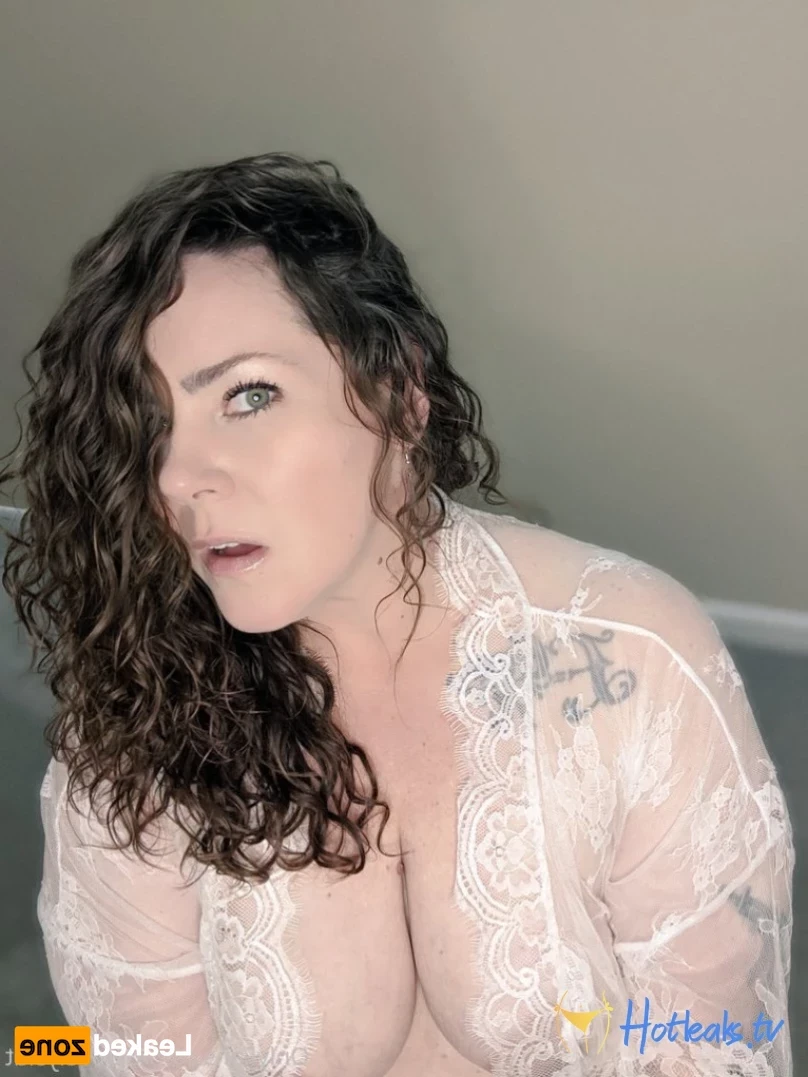 BIG BOOTY SEXTER [ delovelycurves ] Onlyfans leaked photo 15647670 on Hotleaks.tv