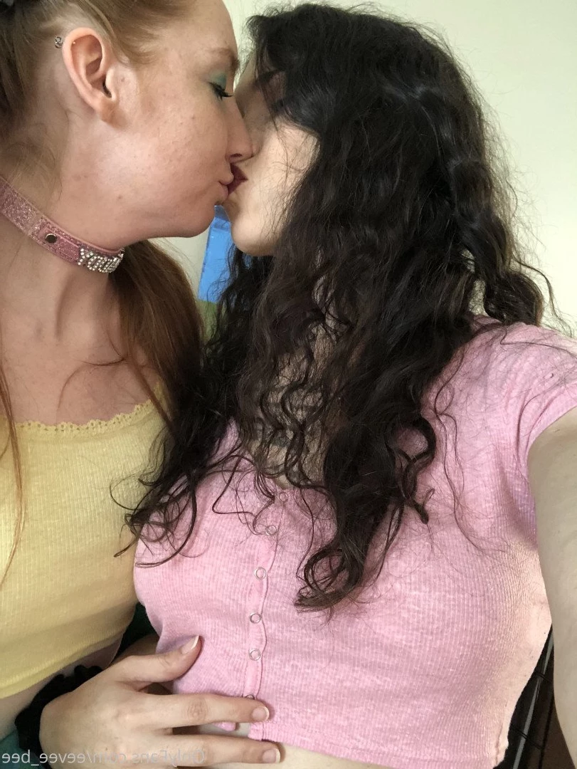 𝙀𝙚𝙫𝙚𝙚 &amp; 𝙂𝙞𝙣𝙜𝙚𝙧 💕 [ eevee_bee ] Onlyfans leaked photo 4415562 on Hotleaks.tv