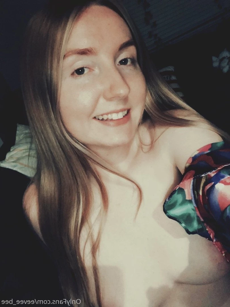 𝙀𝙚𝙫𝙚𝙚 &amp; 𝙂𝙞𝙣𝙜𝙚𝙧 💕 [ eevee_bee ] Onlyfans leaked photo 4418959 on Hotleaks.tv