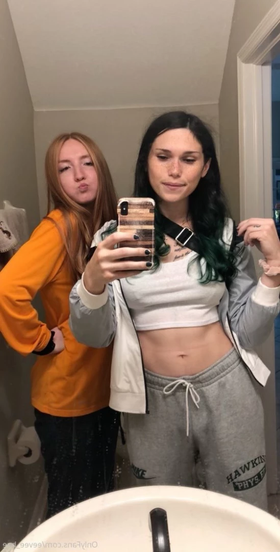 𝙀𝙚𝙫𝙚𝙚 &amp; 𝙂𝙞𝙣𝙜𝙚𝙧 💕 [ eevee_bee ] Onlyfans leaked photo 6604189 on Hotleaks.tv