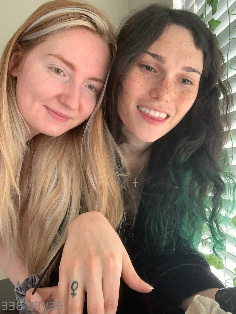𝙀𝙚𝙫𝙚𝙚 &amp; 𝙂𝙞𝙣𝙜𝙚𝙧 💕 [ eevee_bee ] Onlyfans leaked photo 9613292 on Hotleaks.tv