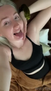 𝙀𝙚𝙫𝙚𝙚 &amp; 𝙂𝙞𝙣𝙜𝙚𝙧 💕 [ eevee_bee ] Onlyfans leaked video 10677854 on Hotleaks.tv