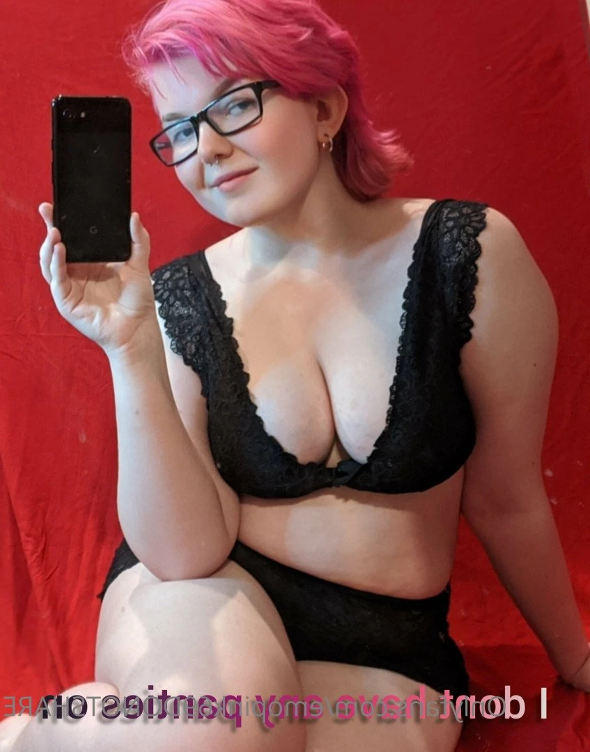 🆓GOTH😈College🥵BBW 🍑Britney🖤 DM ME 😻 [ emopink69 ] Onlyfans leaked photo 2309544 on Hotleaks.tv