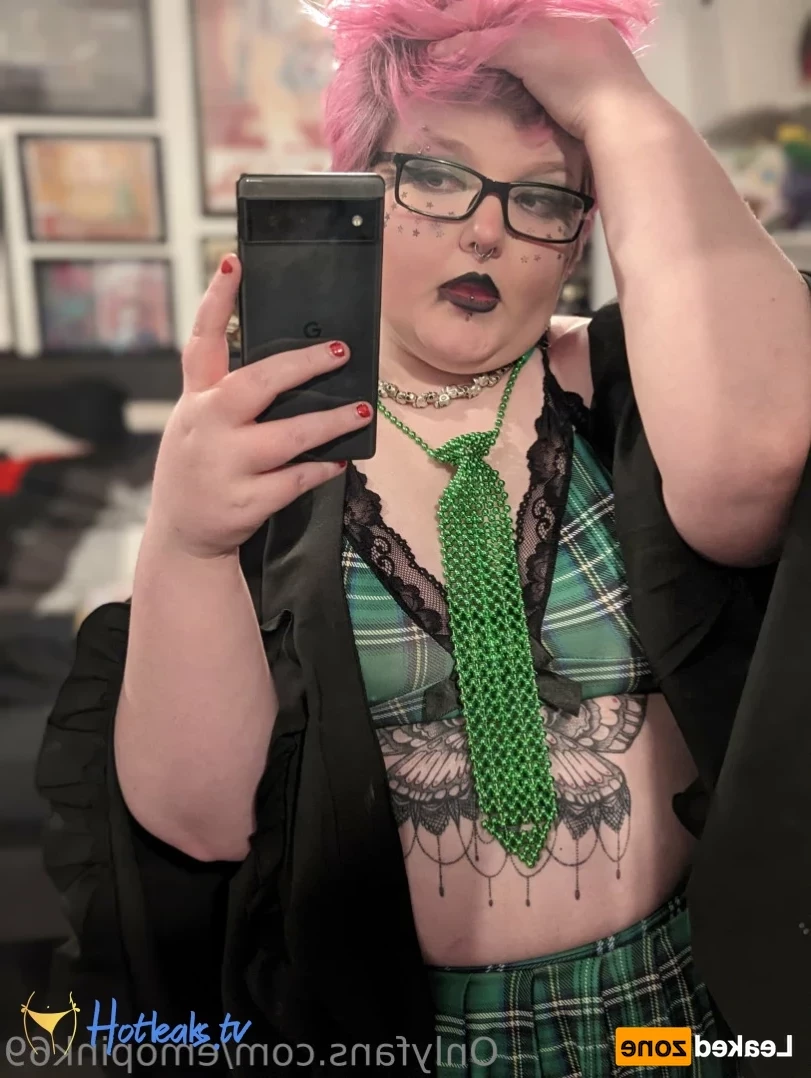 🆓GOTH😈College🥵BBW 🍑Britney🖤 DM ME 😻 [ emopink69 ] Onlyfans leaked photo 15422930 on Hotleaks.tv