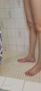 2556098