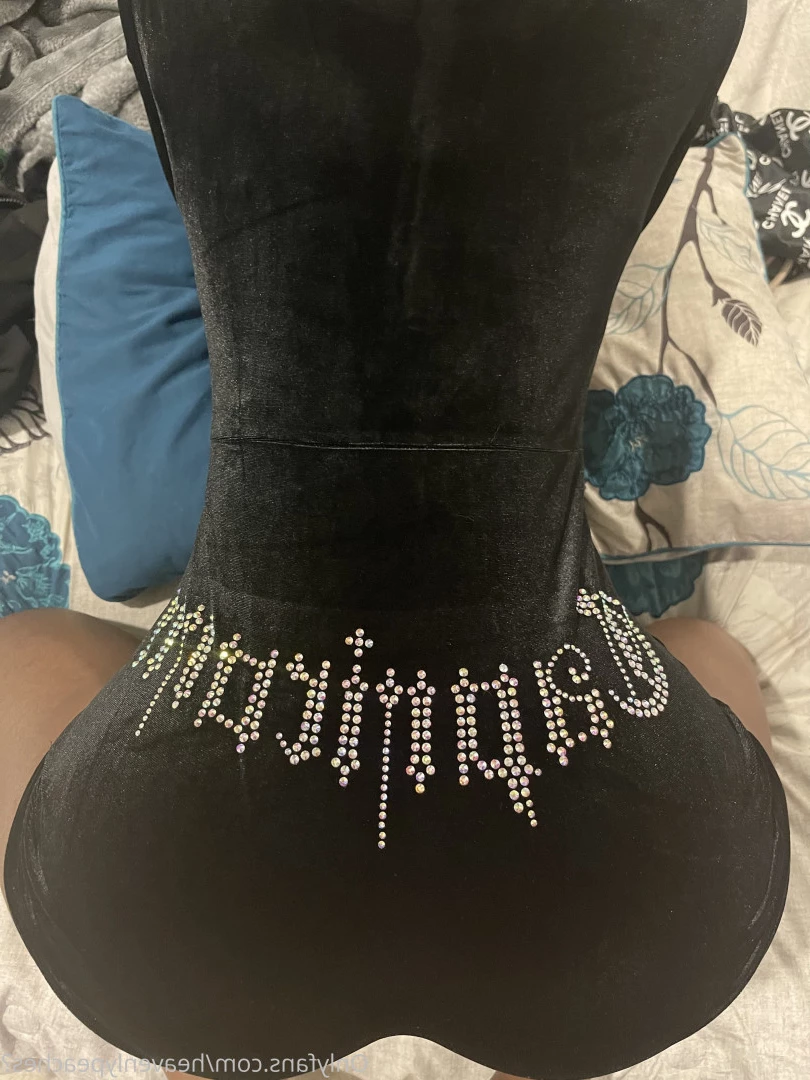 𝐓𝐇𝐈𝐂𝐊 𝐄𝐁𝐎𝐍𝐘 𝐒𝐋𝐔𝐓❣️ [ heavenlypeaches ] Onlyfans leaked photo 9608627 on Hotleaks.tv