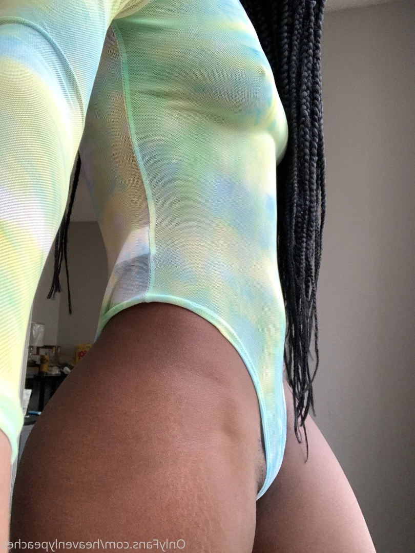 𝐓𝐇𝐈𝐂𝐊 𝐄𝐁𝐎𝐍𝐘 𝐒𝐋𝐔𝐓❣️ [ heavenlypeaches ] Onlyfans leaked photo 9608818 on Hotleaks.tv