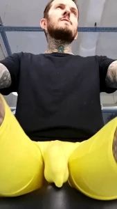 2104910