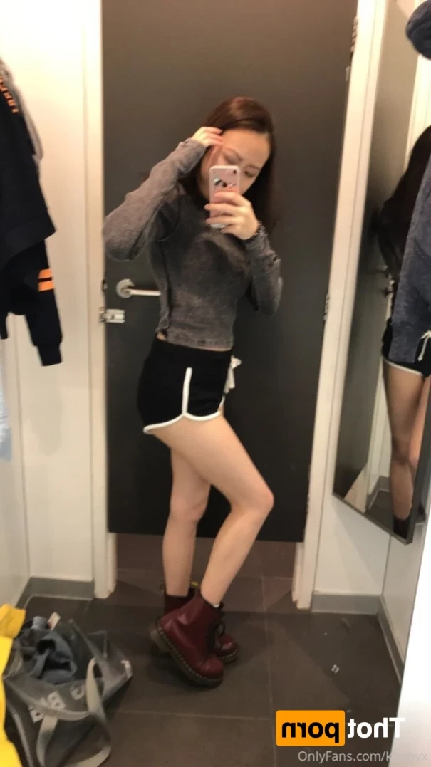 𝒀𝑶𝑼𝑹 𝑱𝑨𝑷𝑨𝑵𝑬𝑺𝑬 𝑮𝑰𝑹𝑳𝑭𝑹𝑰𝑬𝑵𝑫 [ kimbyx ] Onlyfans leaked photo 15461033 on Hotleaks.tv