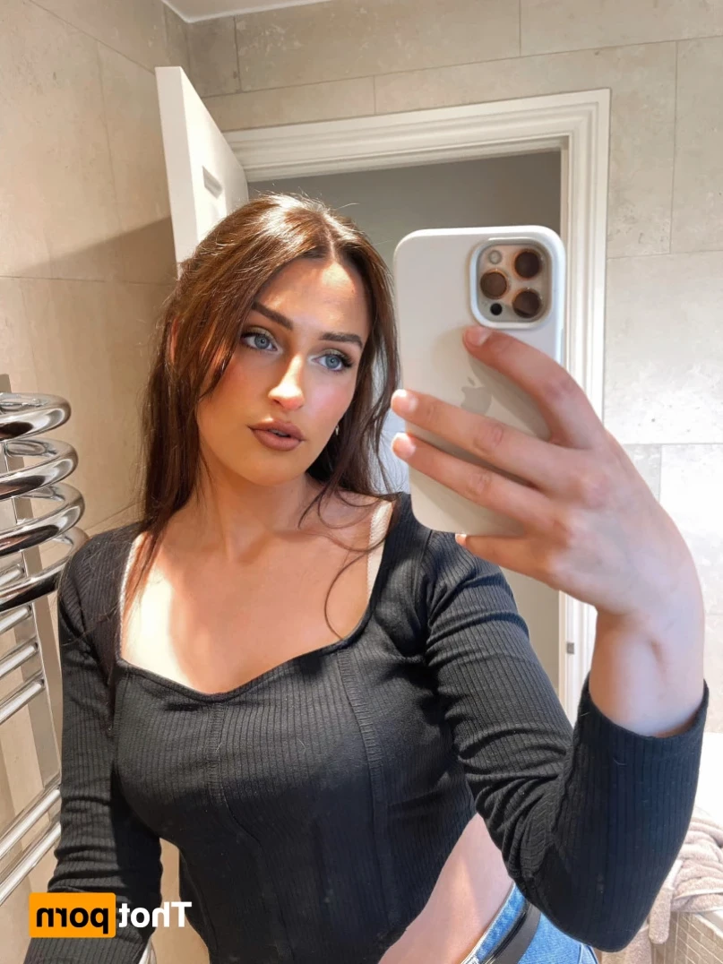 Lottie-May 🍑 Your new GF [ lottie_m ] Onlyfans leaked photo 14483087 on Hotleaks.tv