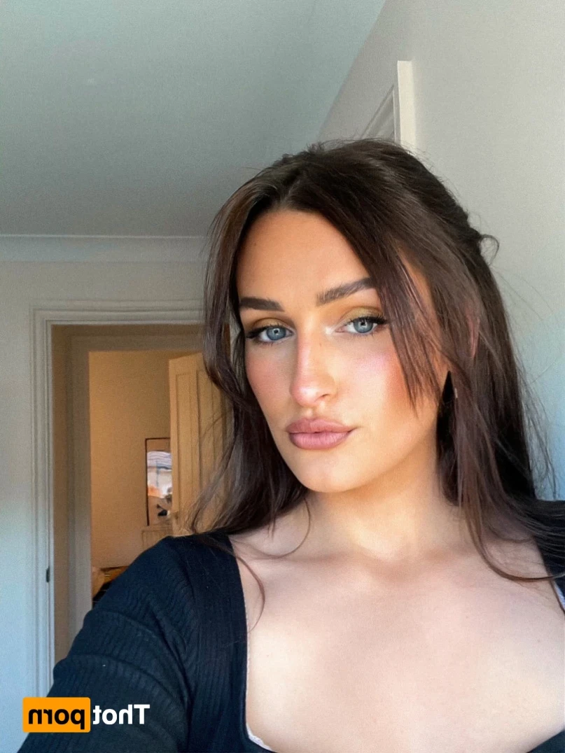 Lottie-May 🍑 Your new GF [ lottie_m ] Onlyfans leaked photo 15463364 on Hotleaks.tv