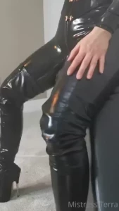 Dominant Mommy [ obeymistressterra ] Onlyfans leaked video 18340392 on Hotleaks.tv