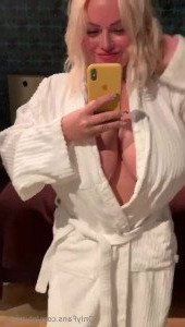 Olyria Roy [ olyriaroy ] Onlyfans leaked video 2559503 on Hotleaks.tv