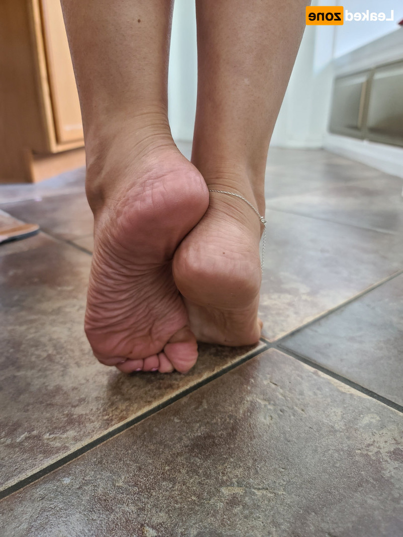 Moon [ moon_soles ] Onlyfans leaked photo 16518420 on Hotleaks.tv