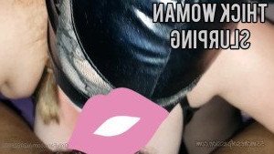 2563369