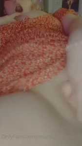 15695718