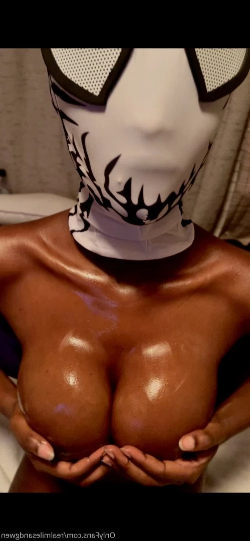 Cosplay queen [ realmilesandgwen ] Onlyfans leaked photo 2287482 on Hotleaks.tv