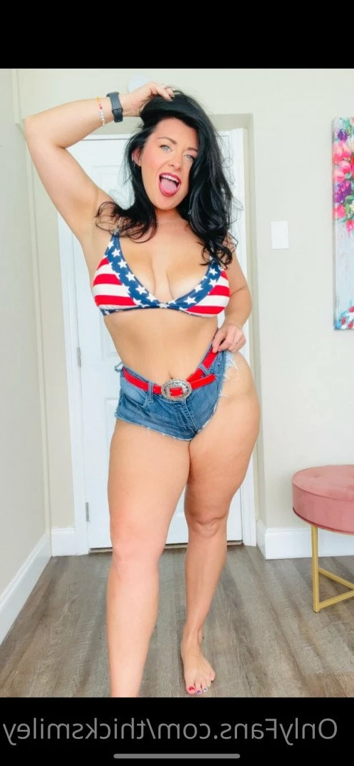 Thick and Sweet [ thicksmiley ] Onlyfans leaked photo 2285985 on Hotleaks.tv