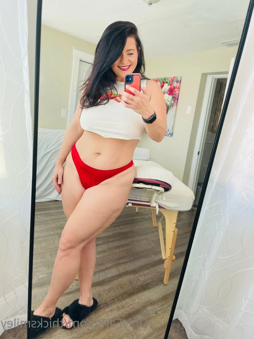 Thick and Sweet [ thicksmiley ] Onlyfans leaked photo 4002159 on Hotleaks.tv