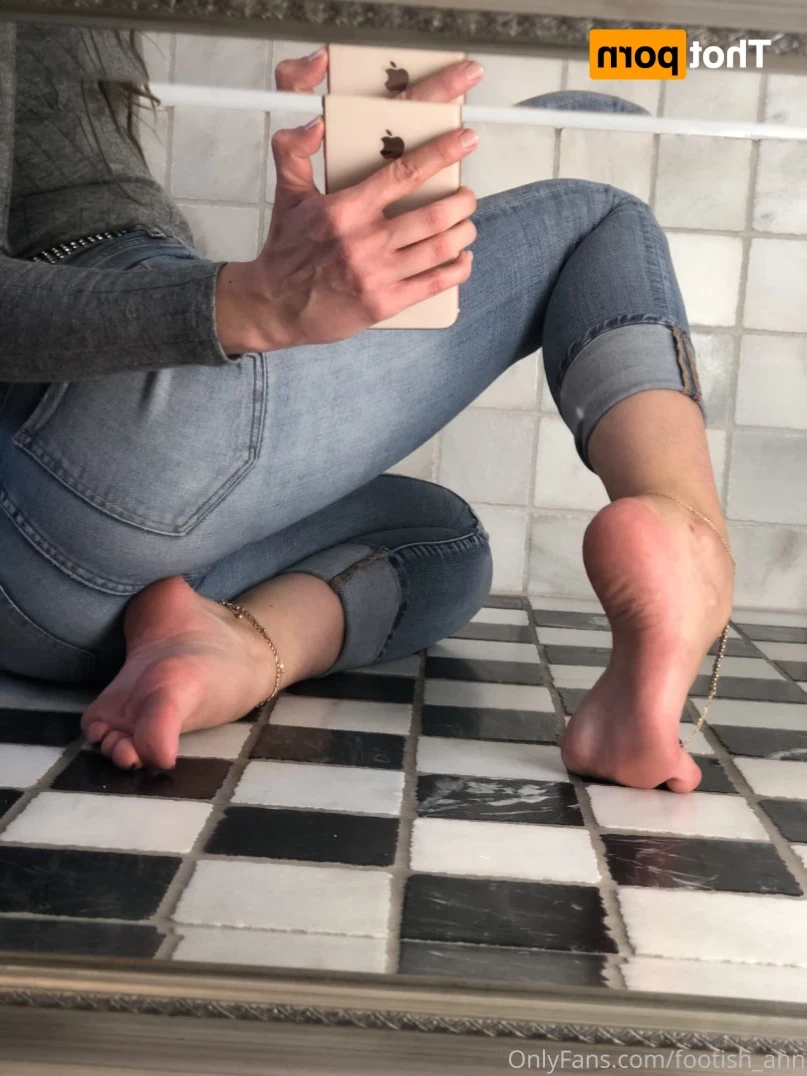 Anna Top 2.5% [ footish_ann ] Onlyfans leaked photo 14552918 on Hotleaks.tv