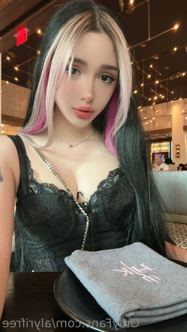 Alyri 😈 [ alyrifree ] Onlyfans leaked photo 11968342 on Hotleaks.tv