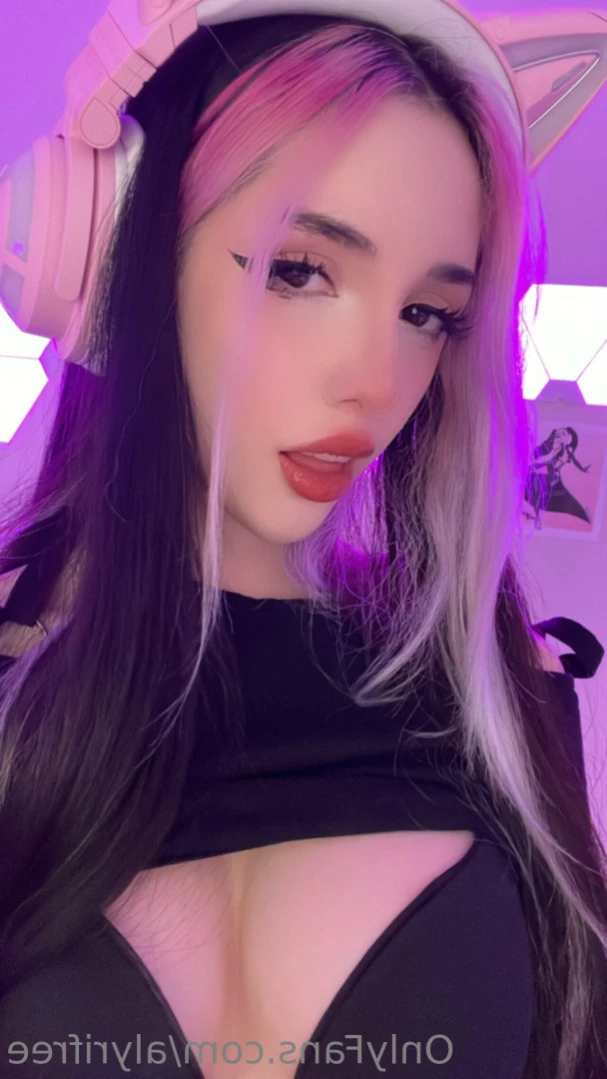 Alyri 😈 [ alyrifree ] Onlyfans leaked photo 14450129 on Hotleaks.tv
