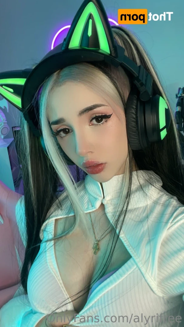 Alyri 😈 [ alyrifree ] Onlyfans leaked photo 16412692 on Hotleaks.tv