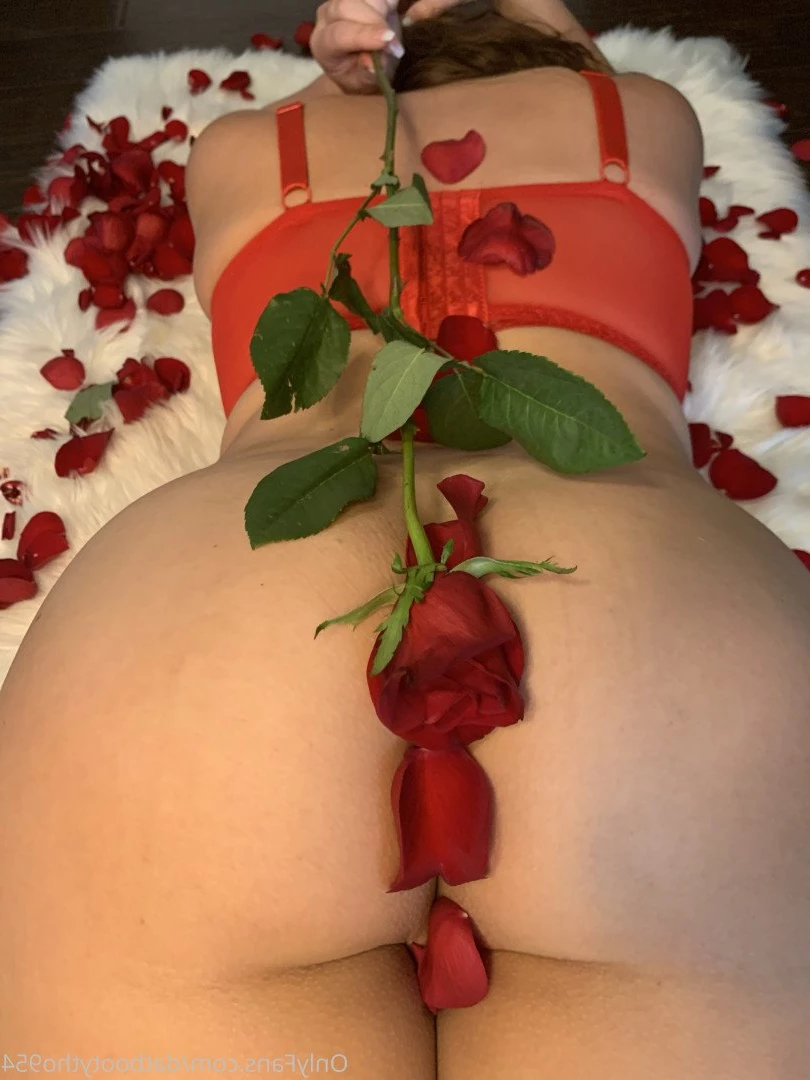 Datbootytho954 36DD, 44"🍑 NATURAL [ datbootytho954 ] Onlyfans leaked photo 4037755 on Hotleaks.tv