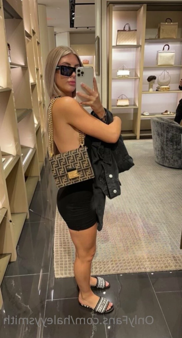 College cheerleader💦🎀 [ haleyysmith ] Onlyfans leaked photo 15587483 on Hotleaks.tv
