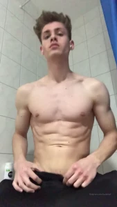 4832564