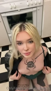 10669471