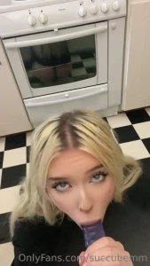 10669472