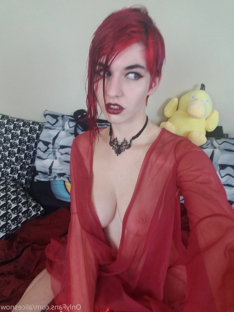 Alice ~ Big Tittied Goth Girlfriend [ alicesnow ] Onlyfans leaked photo 4219227 on Hotleaks.tv
