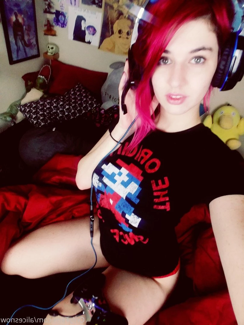Alice ~ Big Tittied Goth Girlfriend [ alicesnow ] Onlyfans leaked photo 4270199 on Hotleaks.tv