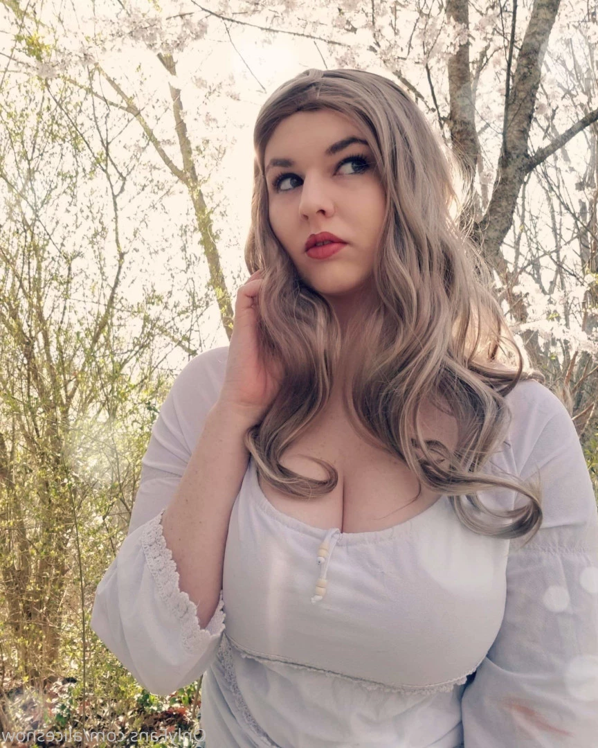 Alice ~ Big Tittied Goth Girlfriend [ alicesnow ] Onlyfans leaked photo 9992908 on Hotleaks.tv