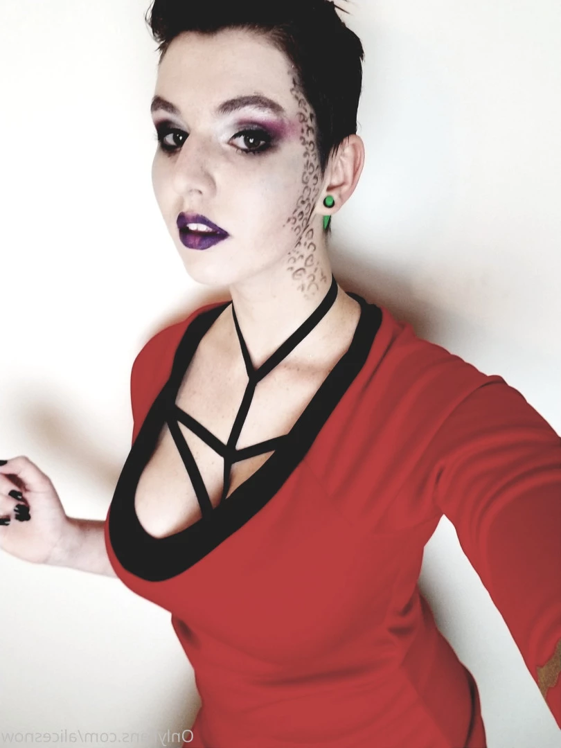 Alice ~ Big Tittied Goth Girlfriend [ alicesnow ] Onlyfans leaked photo 9993850 on Hotleaks.tv